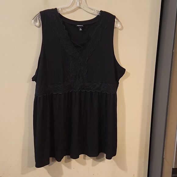 Beautiful Torrid top size 3 - Picture 1 of 5